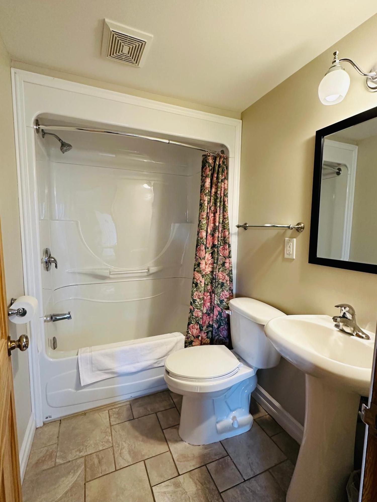 Scenic Motel Moncton Ngoại thất bức ảnh